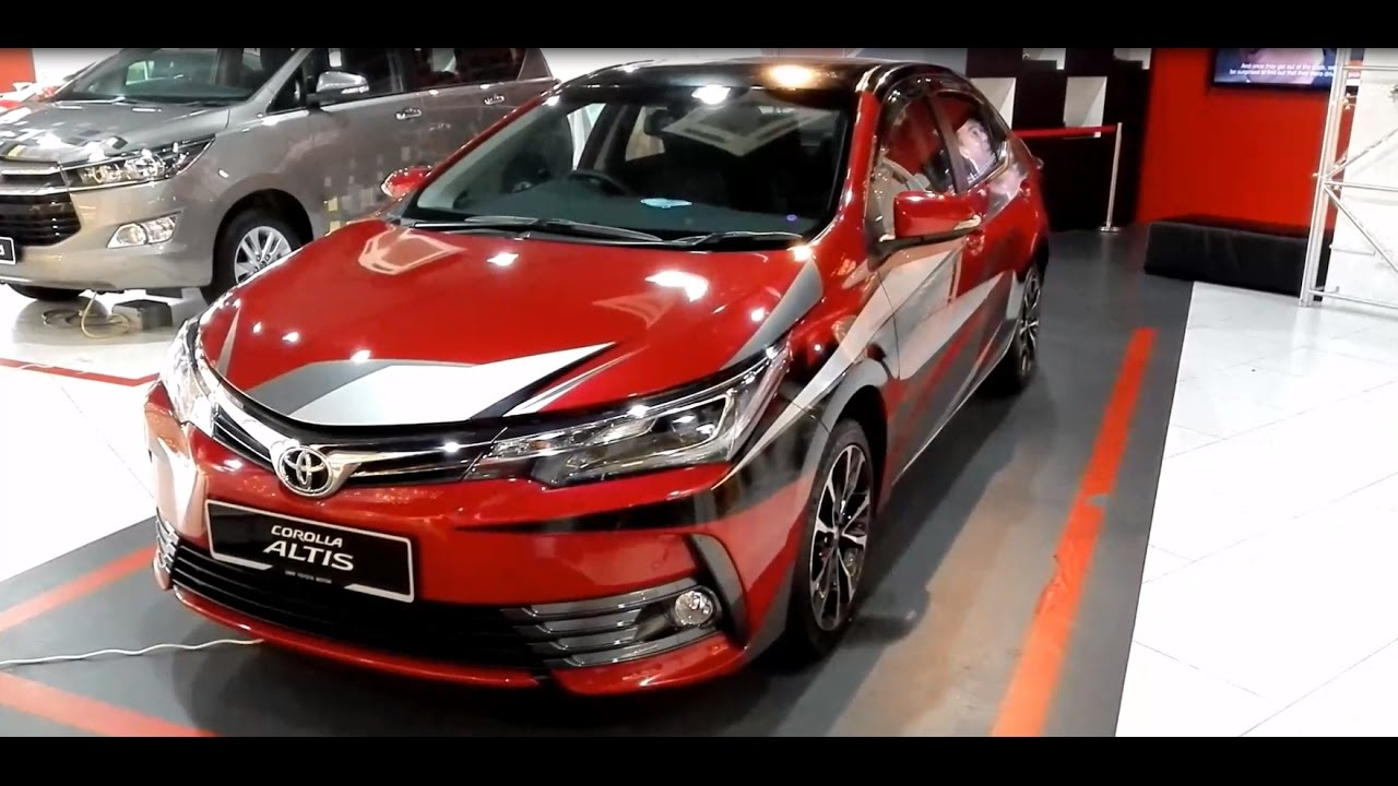 Toyota Corolla Altis 2.0V 2017 Exterior & Interior