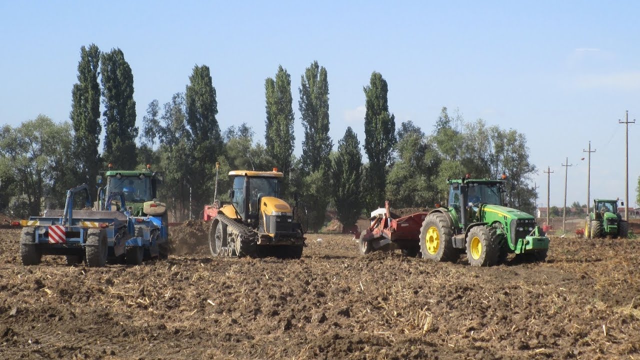 3x John Deere 8000, Challenger MT 755 - Ground Levelling 2017 - Dal Maso
