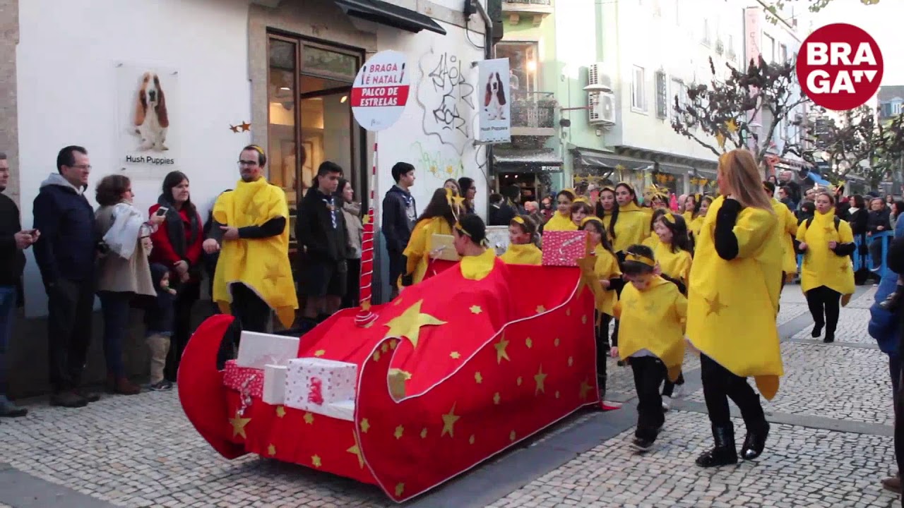 Parada de Natal enche as ruas de Braga de cor e animação