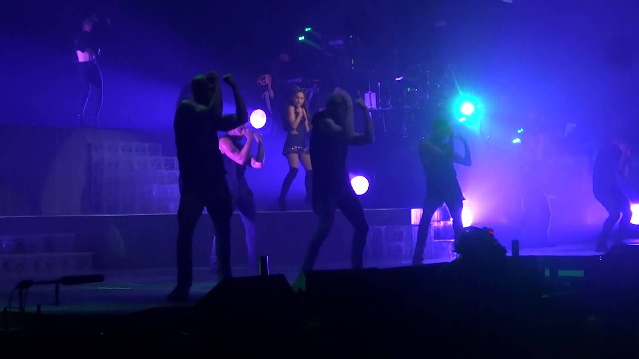 Ariana Grande - Hands On Me (Live in Dallas, TX at American Airlines Center April 1, 2015)