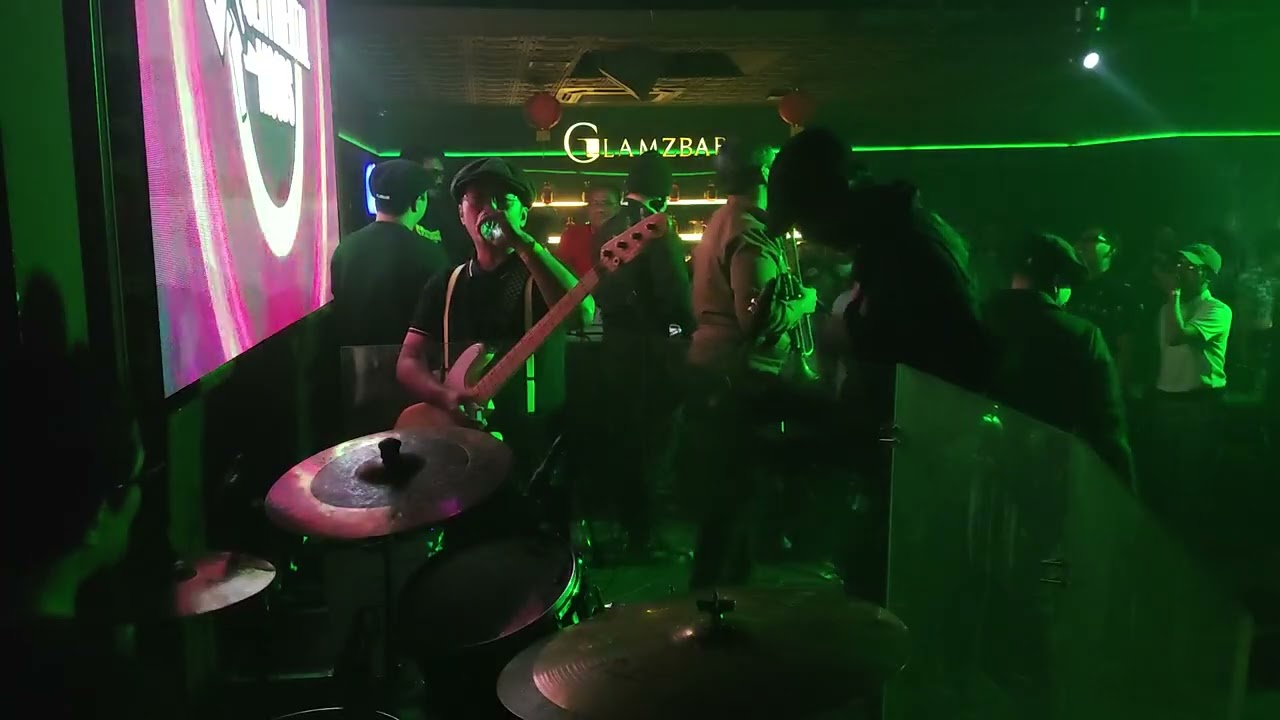 Sentimental Moods di Event Ska Invasion di Glamzbar Antasari Jakarta