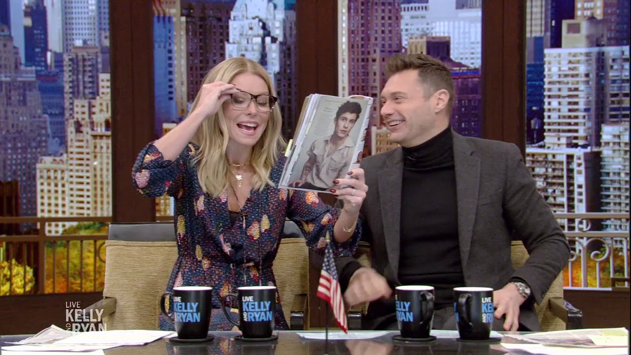 Kelly and Ryan Look at People's Sexiest Man Alive Issue