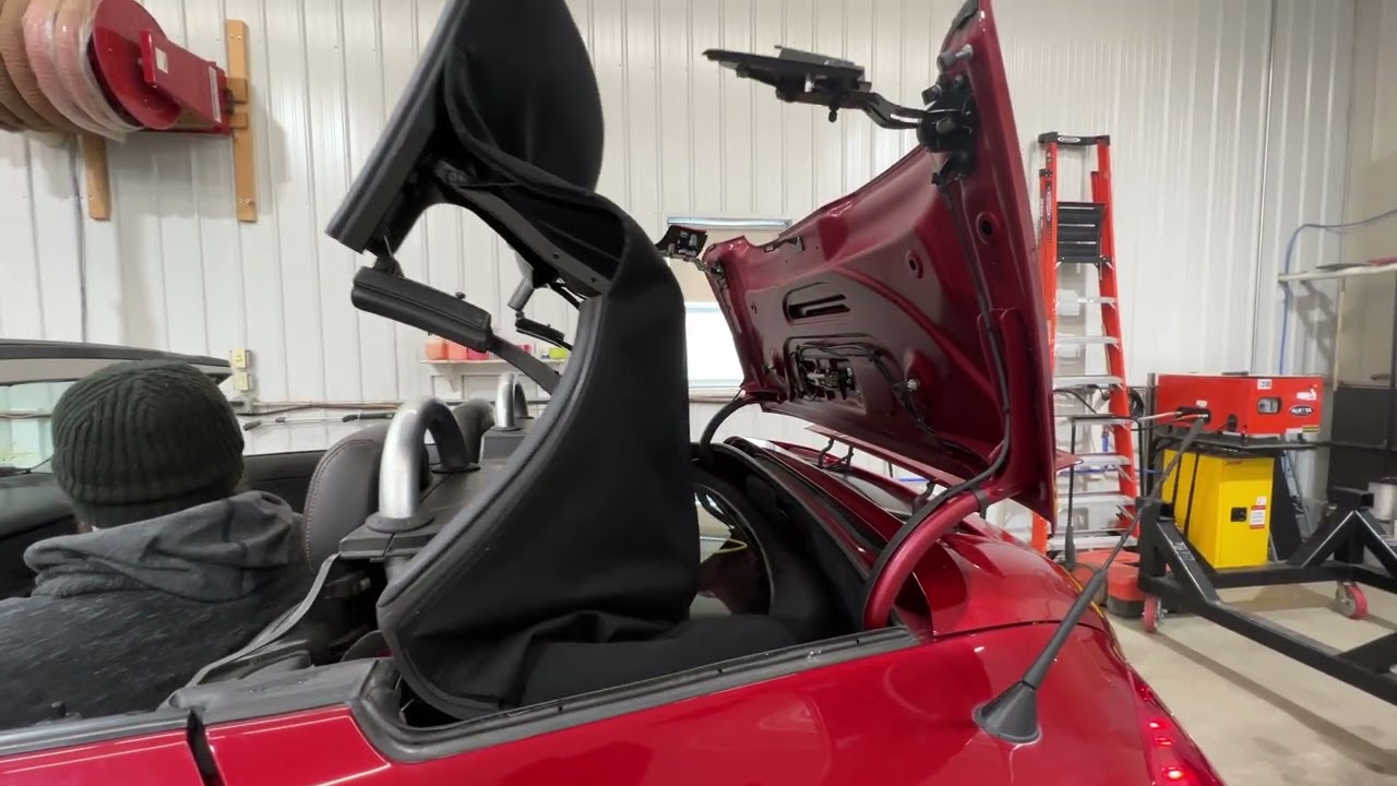 26A0012 - 2005 CHRYSLER CROSSFIRE - 3.2L ENGINE AND POWER CONVERTIBLE ROOF