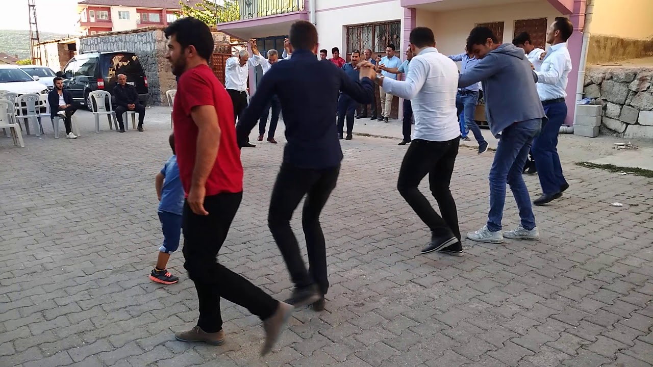 AKDAĞMADENİ EYNELLİ KÖYÜ DİK HORAN HALAYI