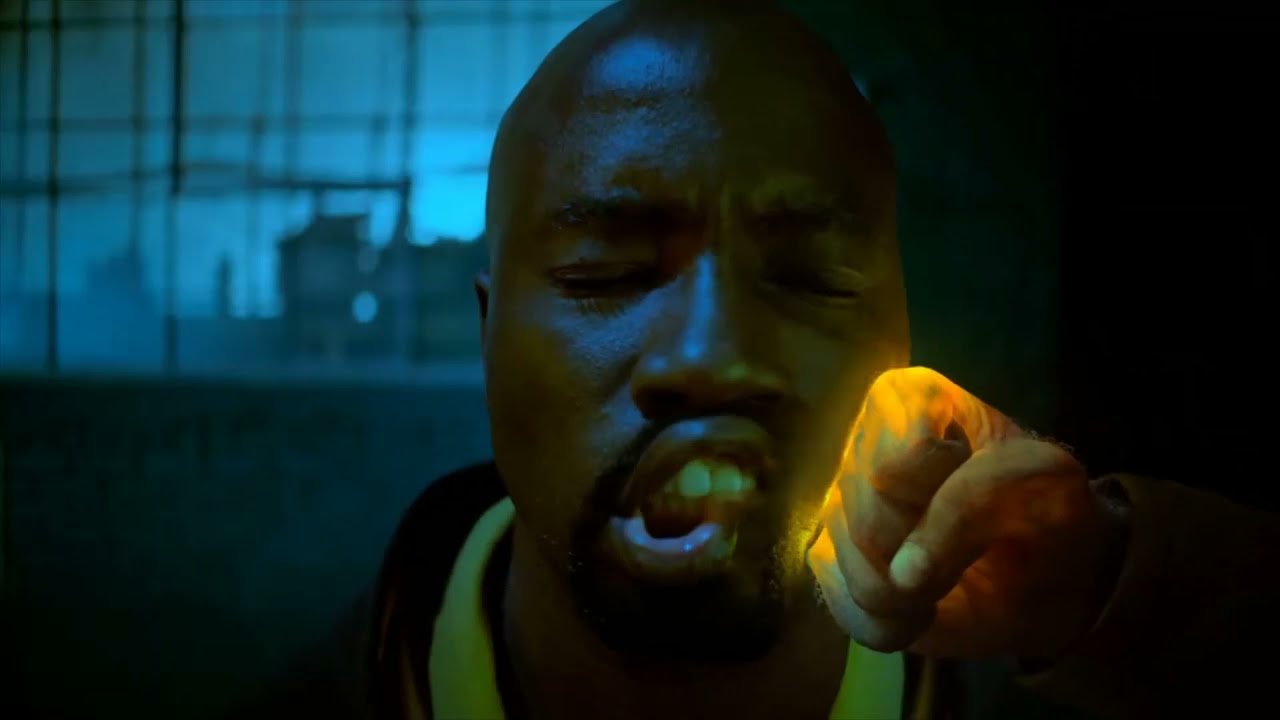 Os Defensores -  Punho de Ferro vs Luke Cage