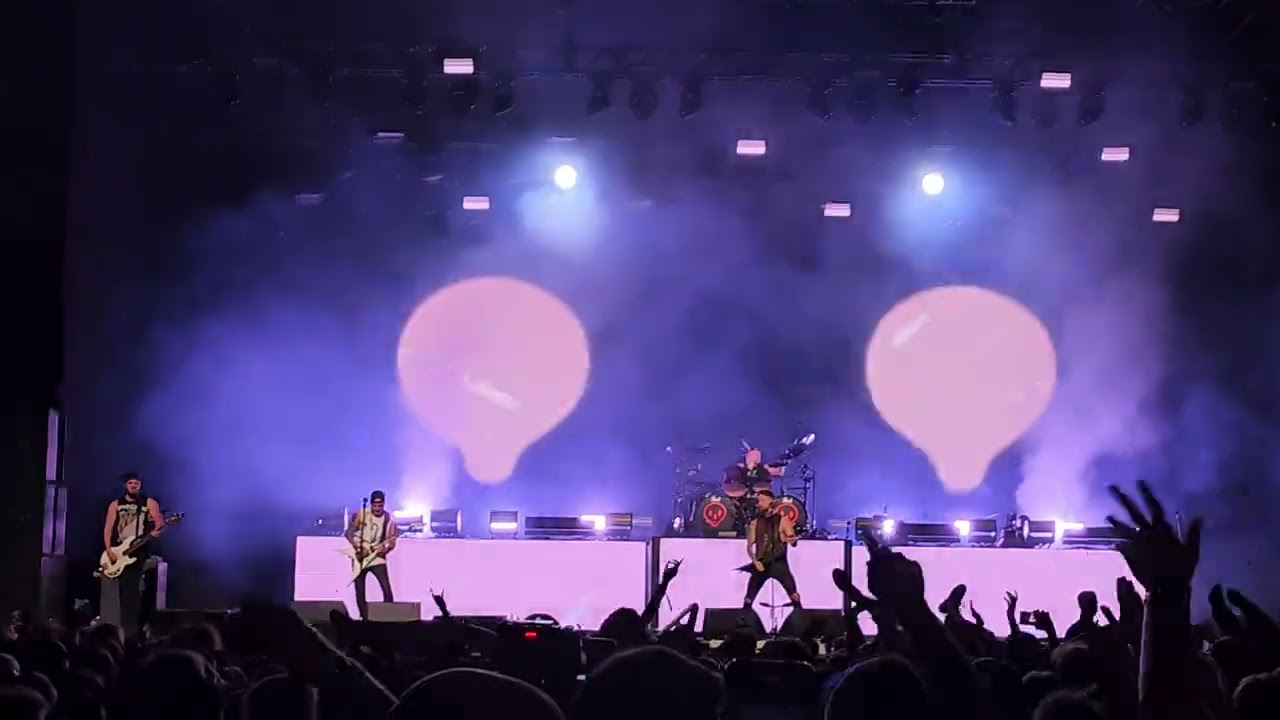 Bullet for My Valentine - Tears Don't Fall Live at Jera on Air, the Netherlands, Ysselsteyn