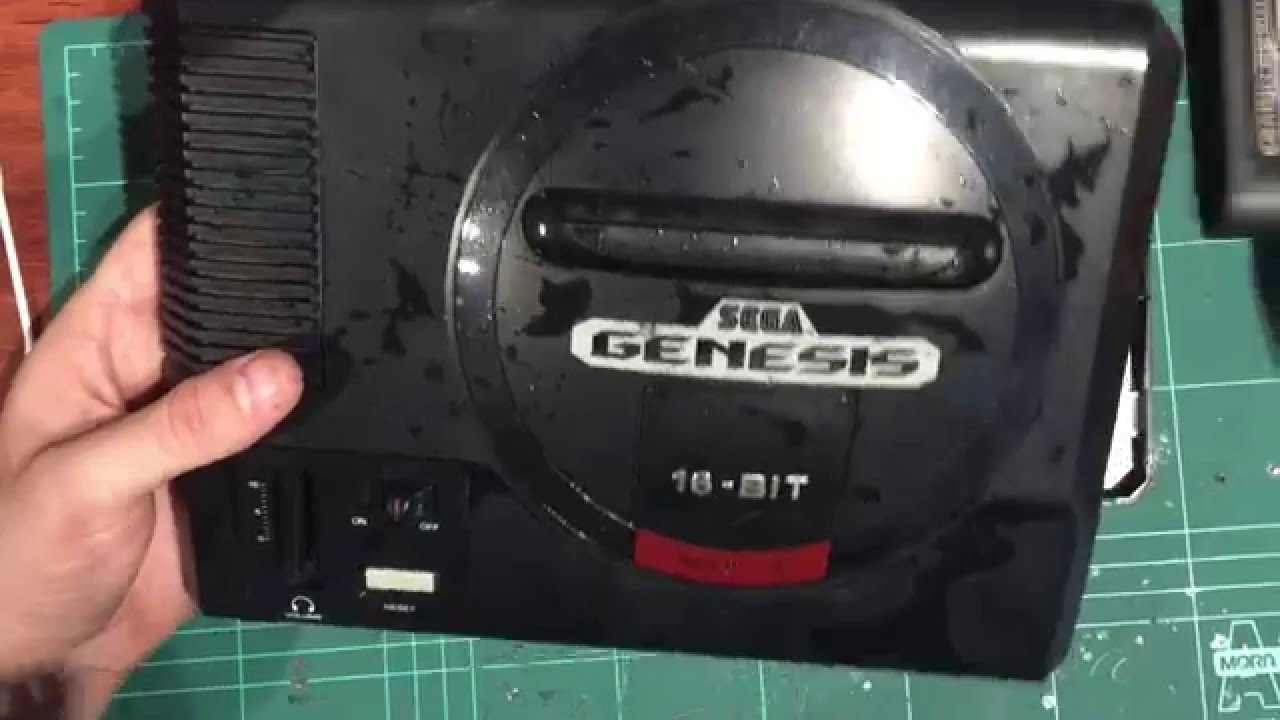 SEGA Genesis Console repair - Console 1 Cleaning the cart slot - Part 2/7