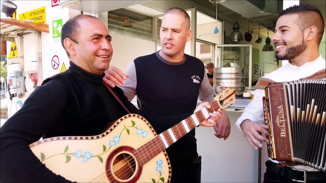 CORTES APERTAS musica itinerante Ottana 26 10 2019 p2