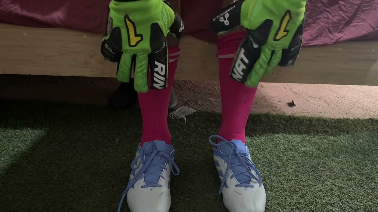 LO QUE SE PUEDE HACER CON LOS GUANTES PUESTOS!!!!!!