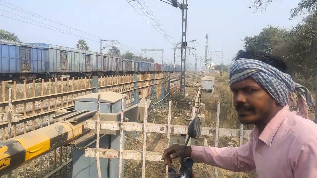 #video #train #relway #crossing ke pass #kashichak #nawada #bihar #india #batta by #raushankumarrsk