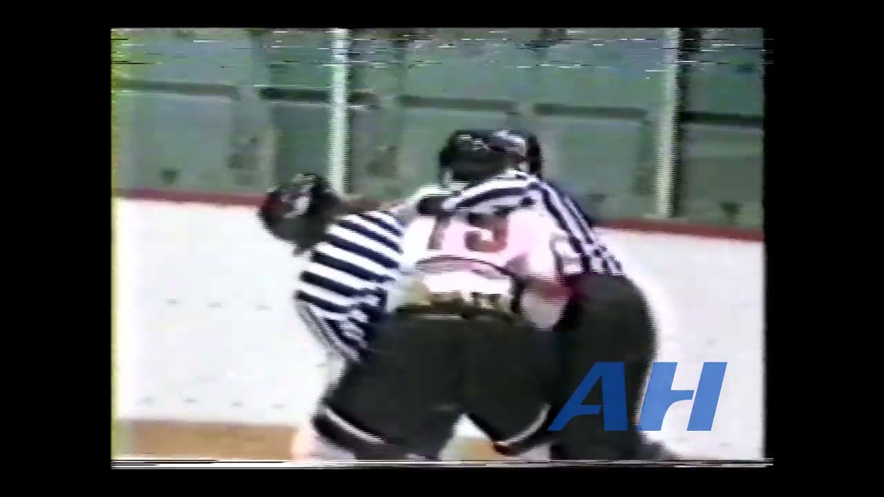 QMJHL Nov. 16, 1983 Jose Charbonneau,DRU v Steve Pepin,SJ Drummondville Voltigeurs St-Jean Castors