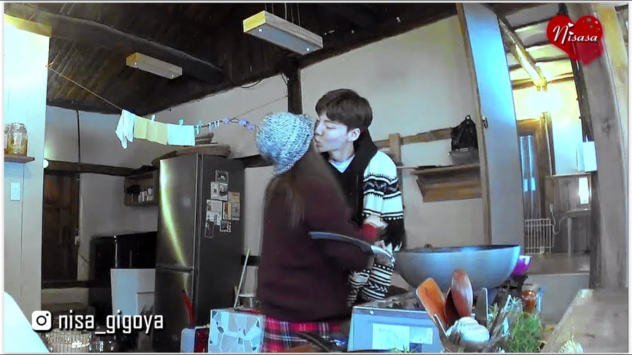 Goo Hye-sun & Ahn Jae-hyun  Have Sweet Kiss  [ Eng sub ] Newlyweds Diary - Ep.2 cut