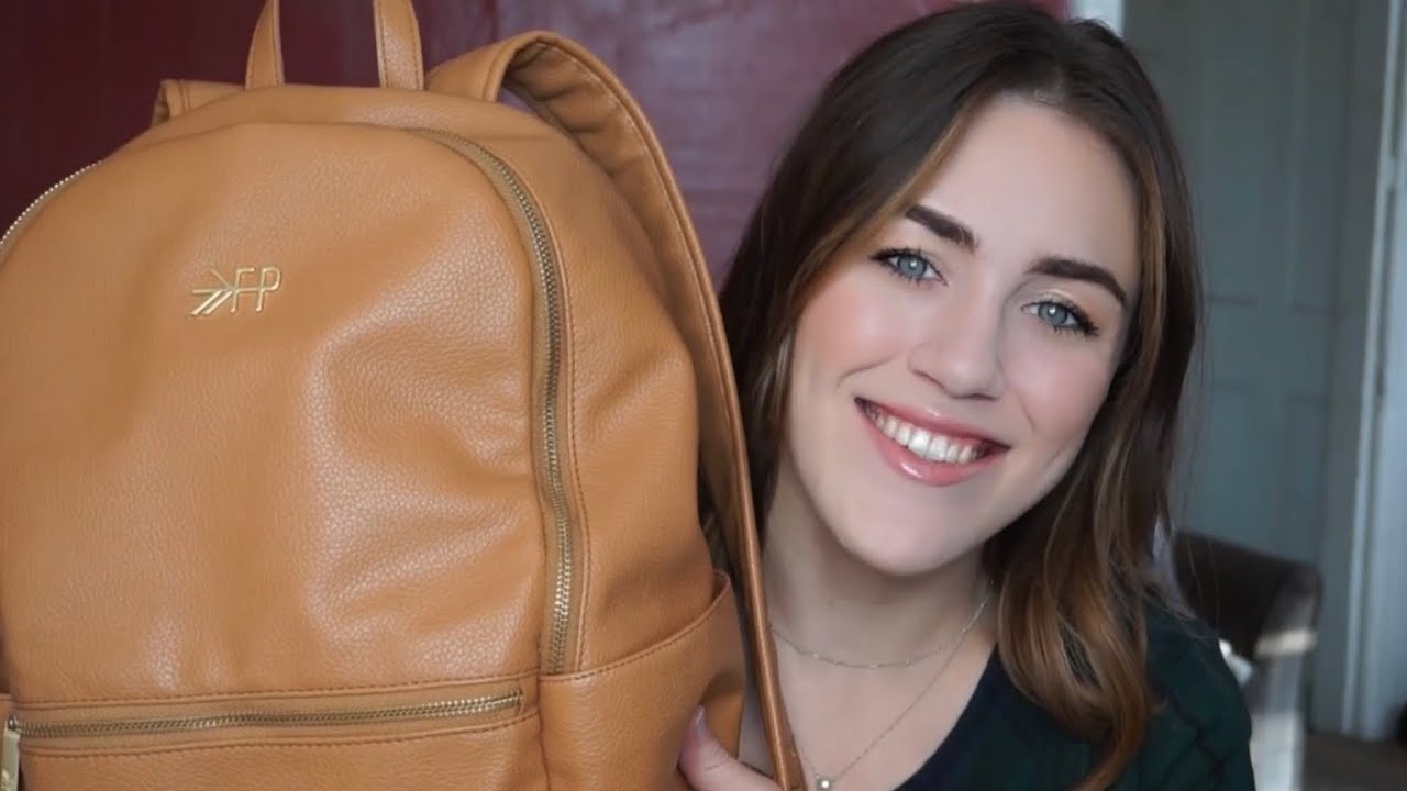 whats in my bag?!?