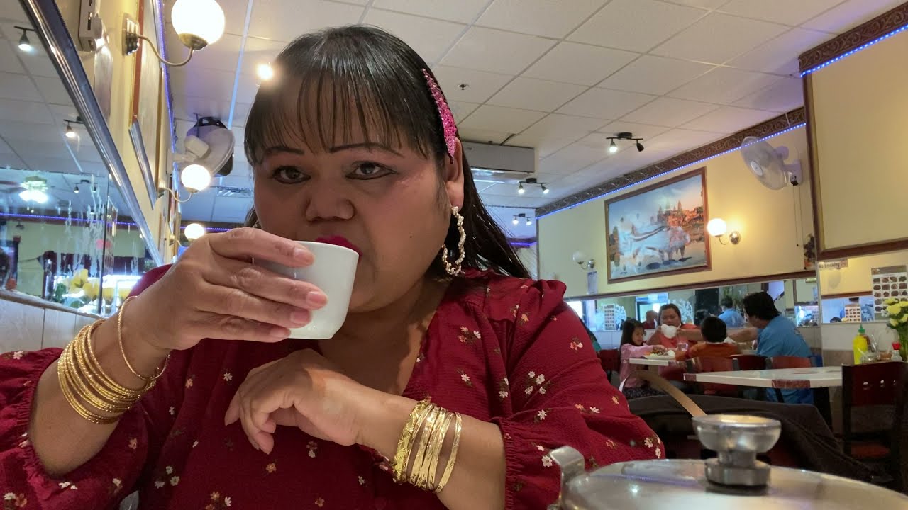 Eating out with family USA