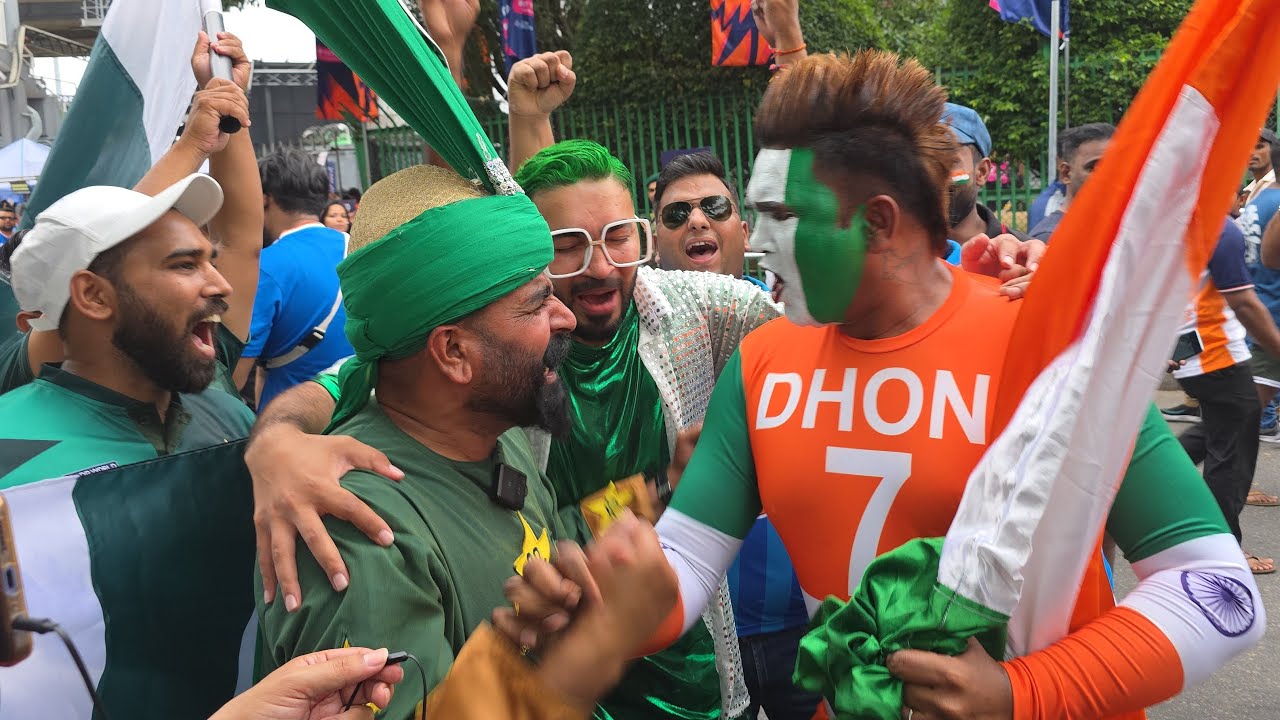 Pakistani fans after losing against india