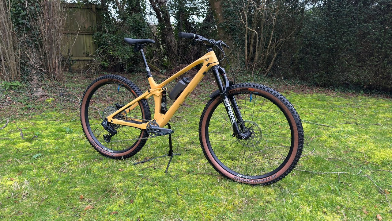 2024 YT Izzo Core3 Carbon AXS Trail MTB - Bike Check