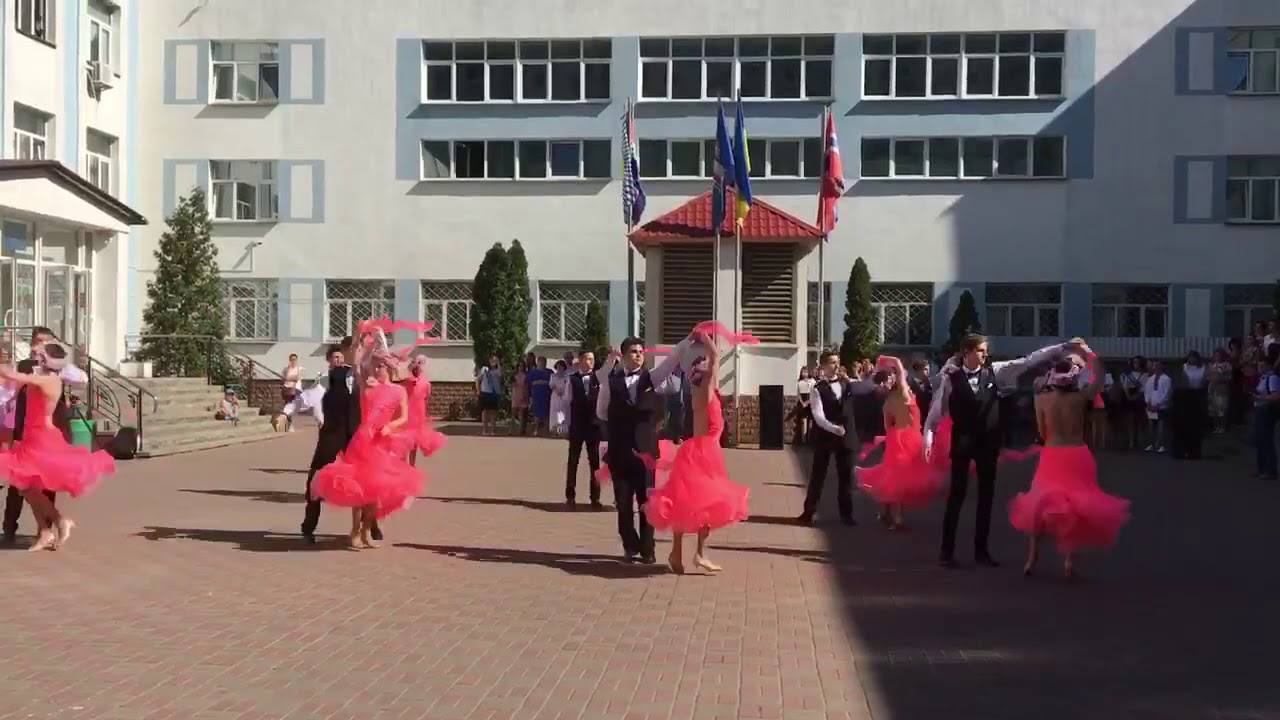 Необыкновенно красивый школьный выпускной вальс 2018. Скандинавская гимназия