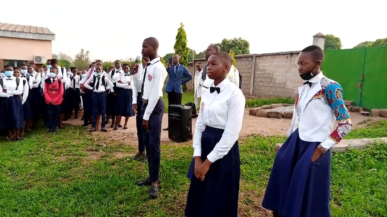 grossesses en milieu scolaire par par le club anglais du collège Champagnat de Bouaké