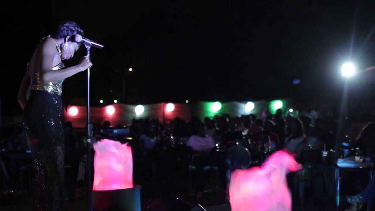 Efya - Weather 4 Two (Live at 'Forgetting Me' release party, +233 Jazz Bar And Grill - Accra, Ghana)