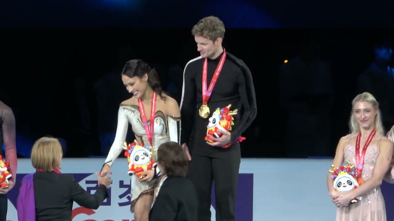 23GPF Ice Dance Victory Ceremony