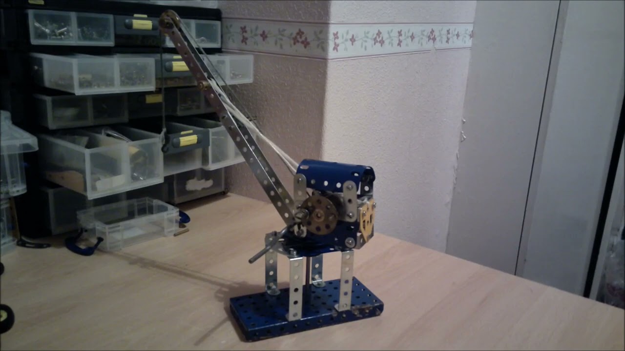 Meccano 50 part crane.