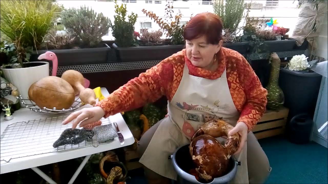 Säubern der Schale - Christiane's Kalebassenkunst Folge 3