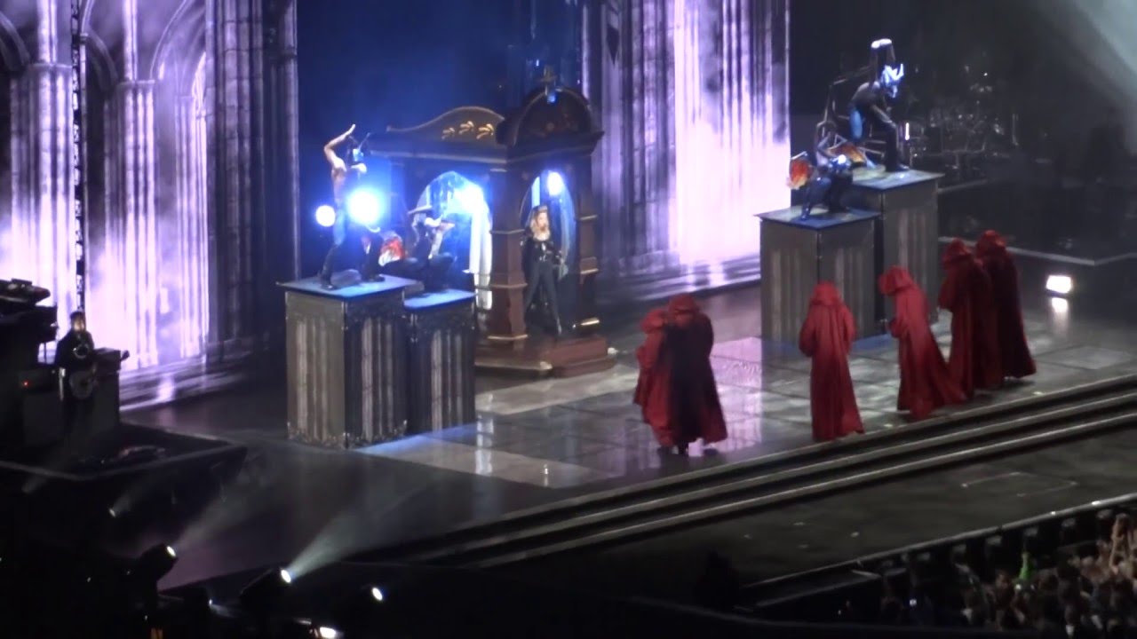 MADONNA - Prayer Ouverture  + Girl gone wild + Revolver - live Paris  2012