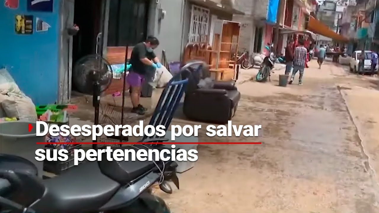FUERTES INUNDACIONES | Buscan desesperadamente salvar sus muebles y pertenencias en Naucalpan