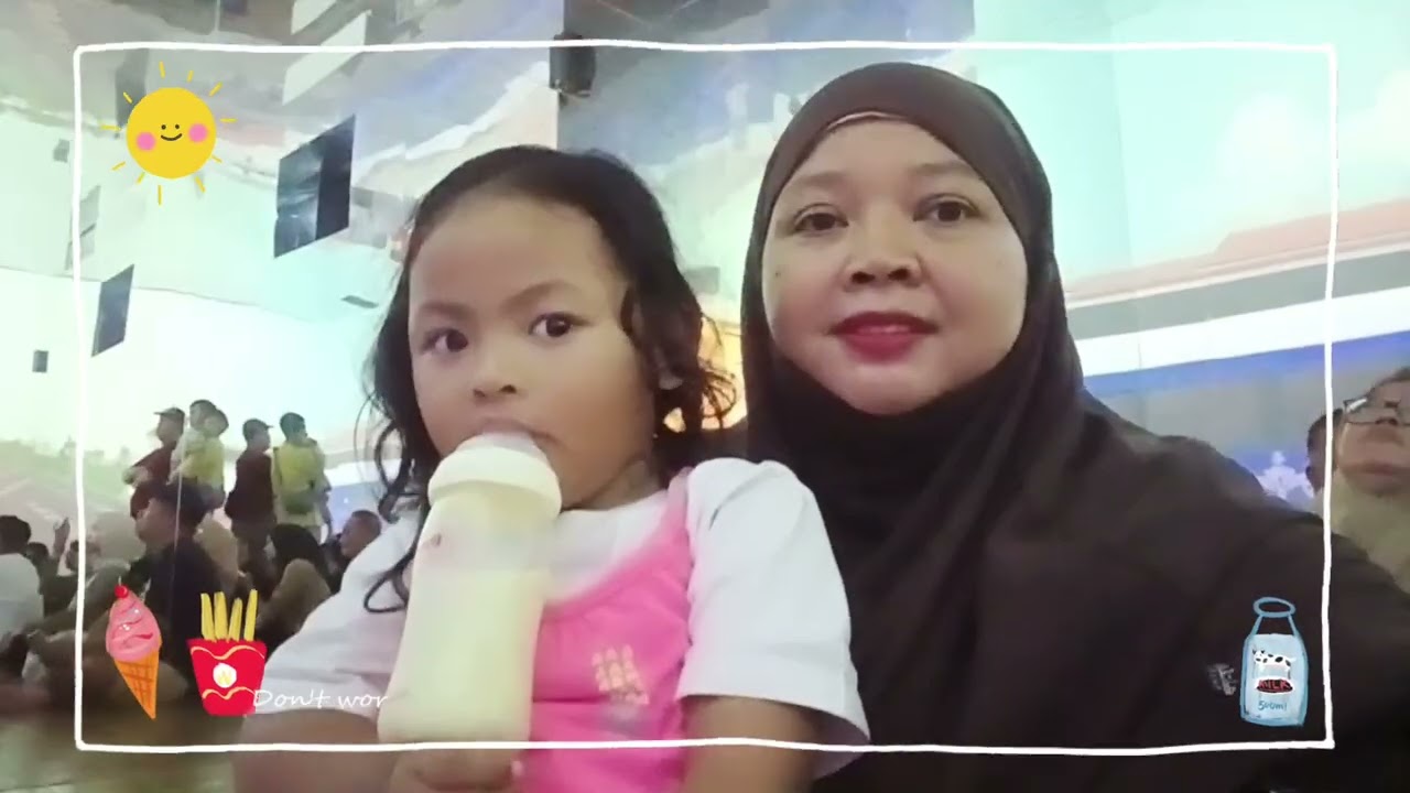 Icha lagi jalan jalan di lawang sewu 