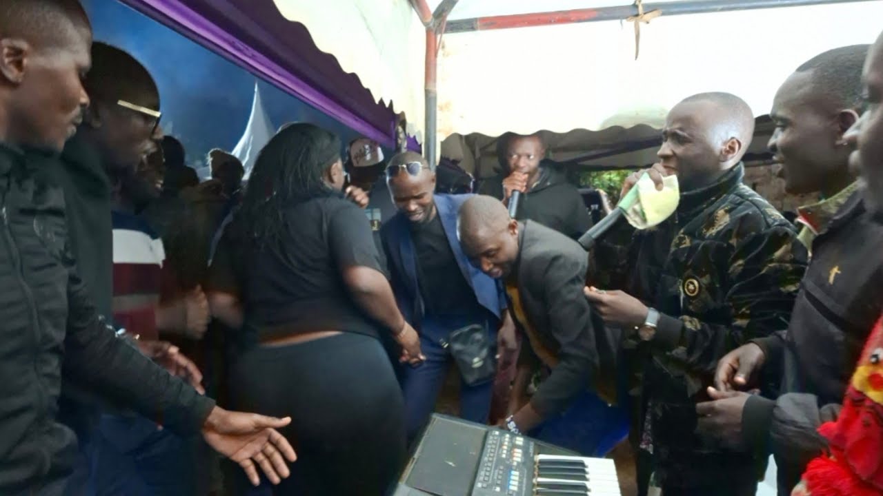 Mbee mukoye ft Khwesa idance koo by Philip