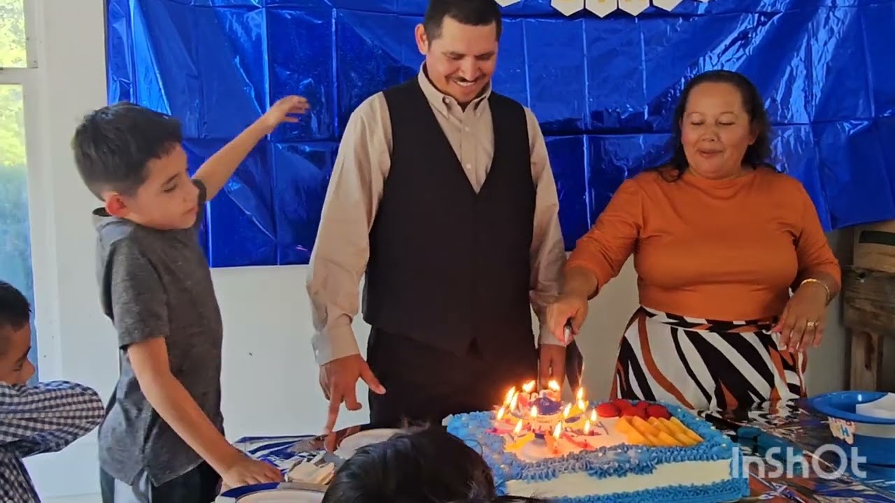 La Iglesia Felicitando A Su Pastor 🫂🎊🎉
