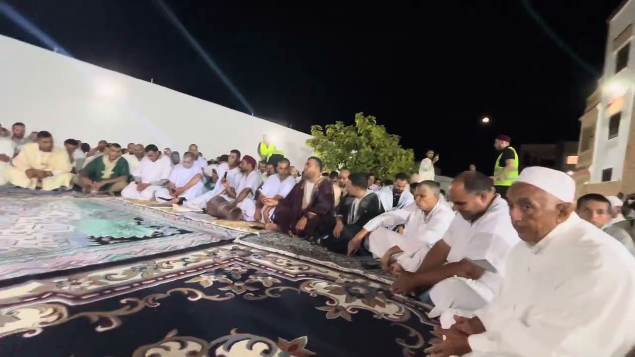 صل ياربي ثم سلم على من هو رحمة وشفاء