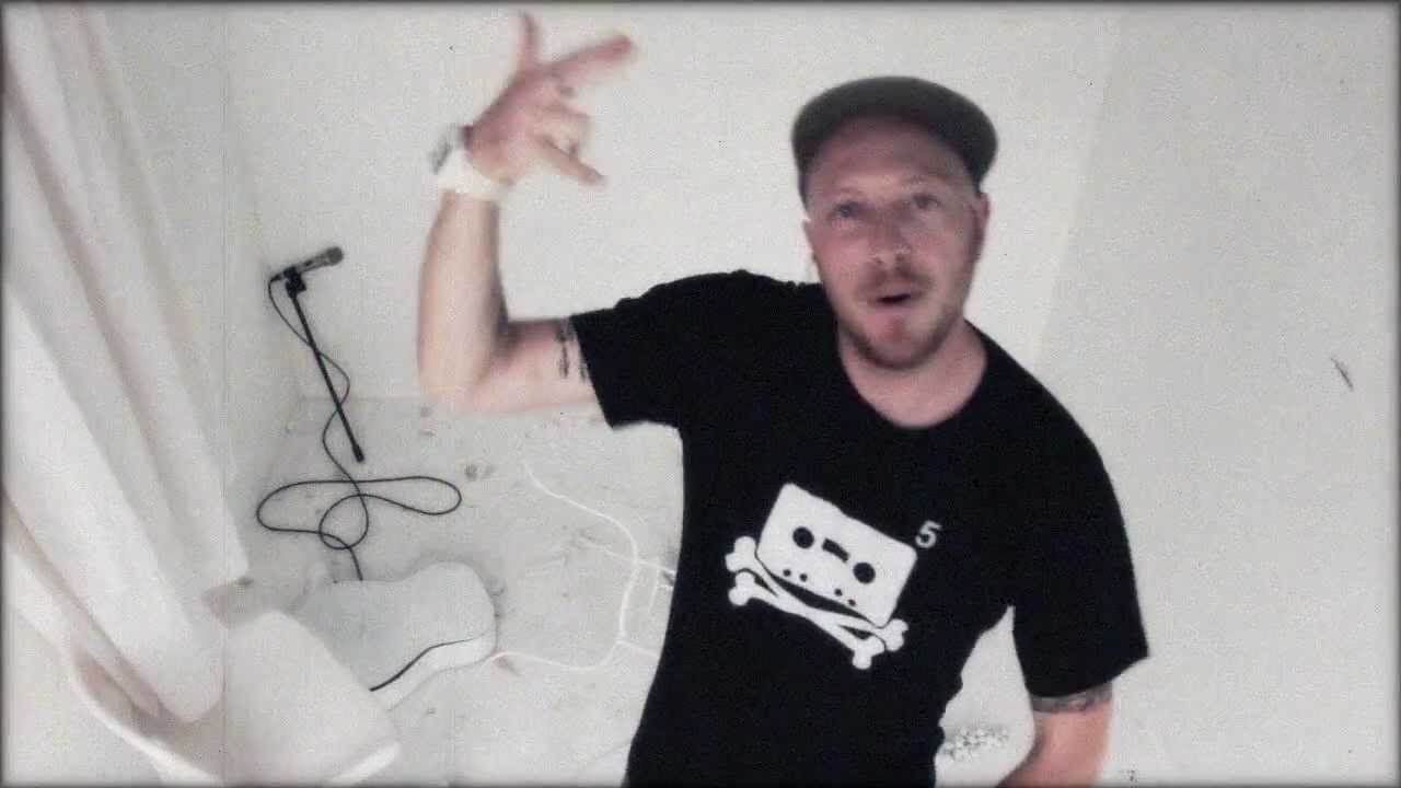 PLAYDOUGH-King Of Queens (Official Video)