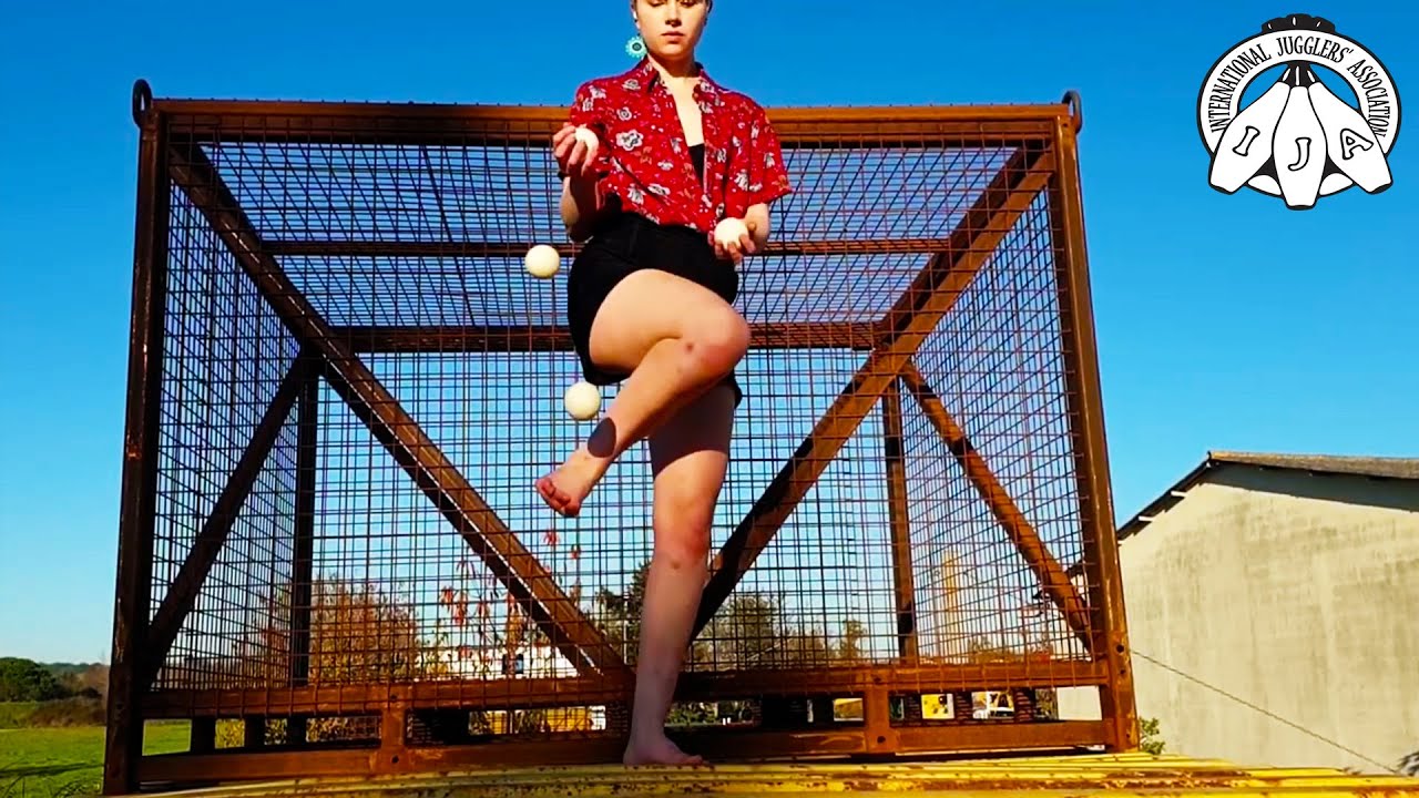IJA Tricks of the Month by Maggie Rusak from Australia | Juggling balls
