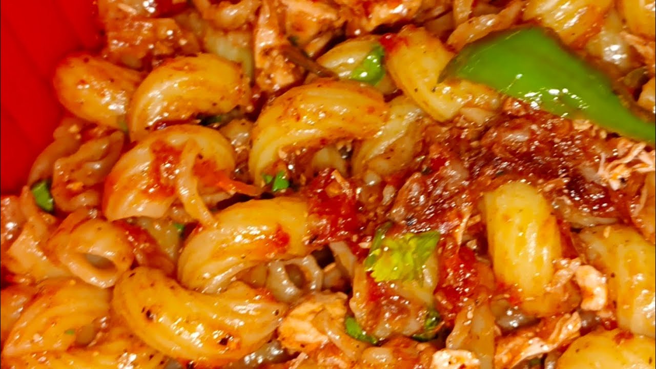 How  to make 🤗 chicken tikka 🍗macaroni by subscribe Karen#food 🍕🍝