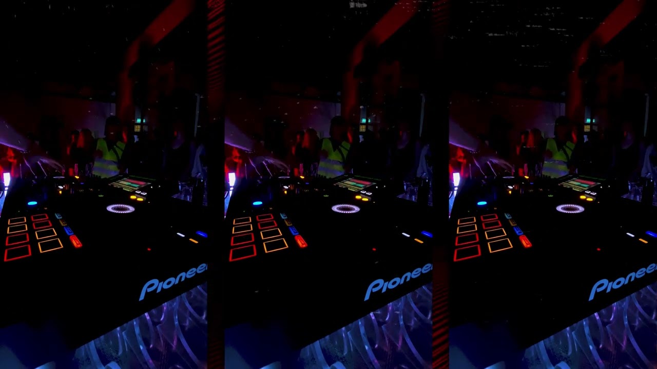 I brought my parents to rave at a halloween party (Hard Techno set)
