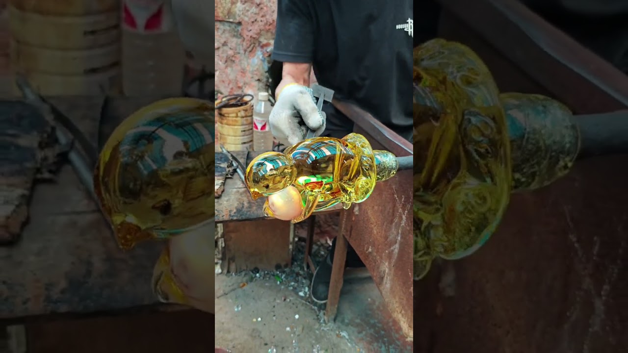 Relaxing process of making a glass monkey holding a peach sculpture, a super healing handicra#shorts