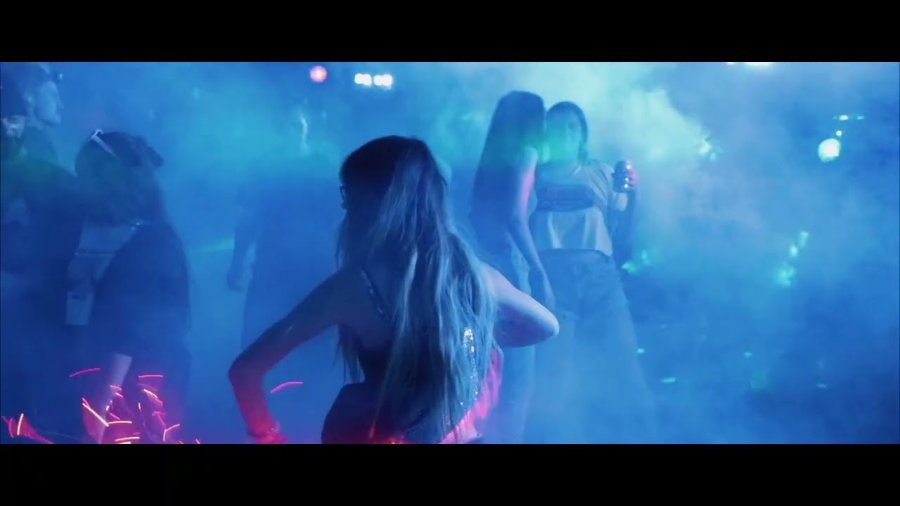 Beautiful girl AI In the night club  -  Zibi Wolf  (Club mix) Deep House
