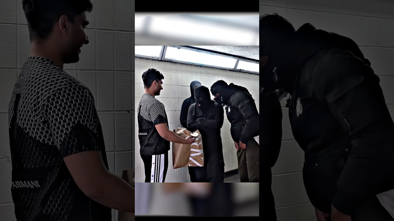 Reverse Robbing People Prank