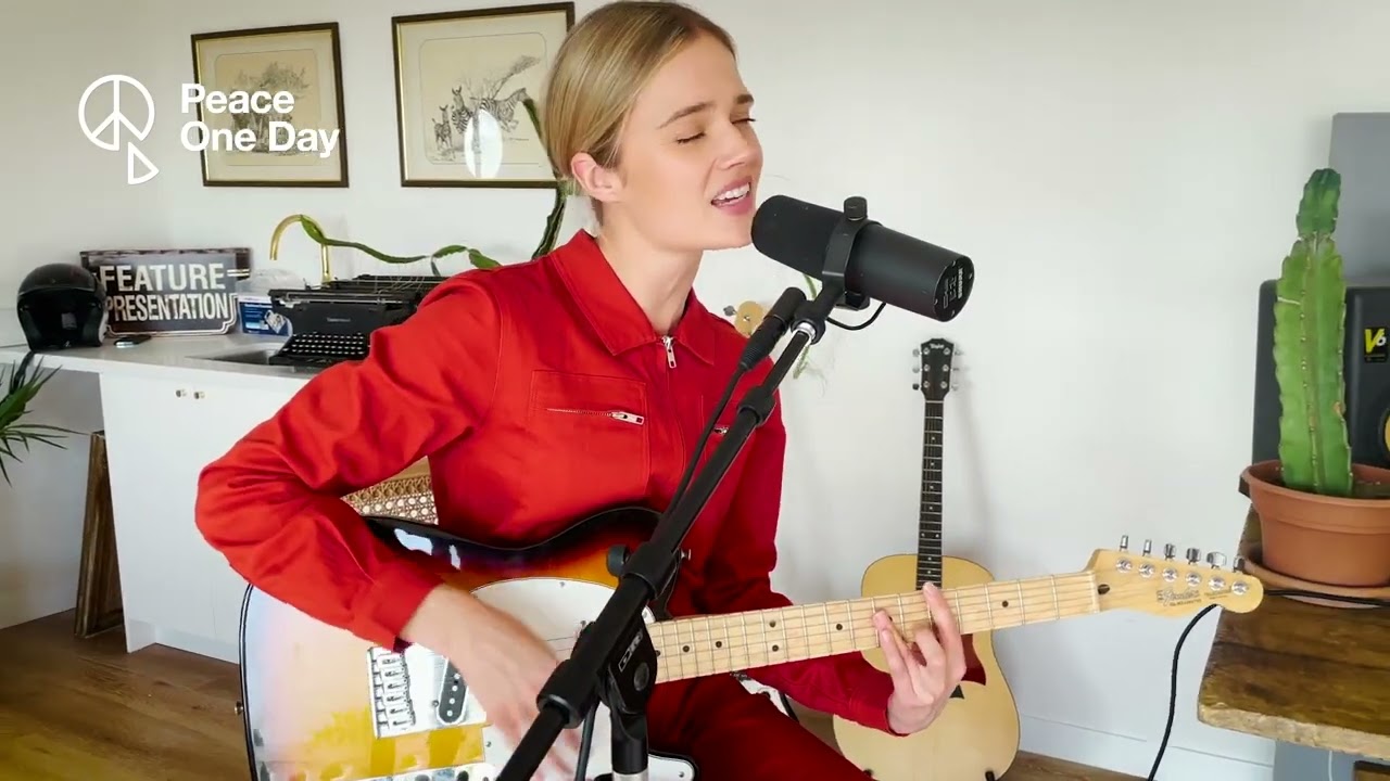 Musical Performance from Florrie | Space Transformers Live 21 December 2021