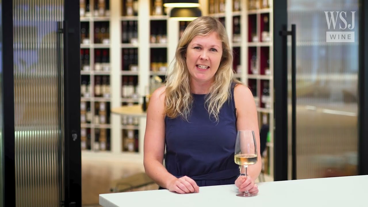 Albari&ntilde;o vs. Alvarinho: What&rsquo;s the Difference?