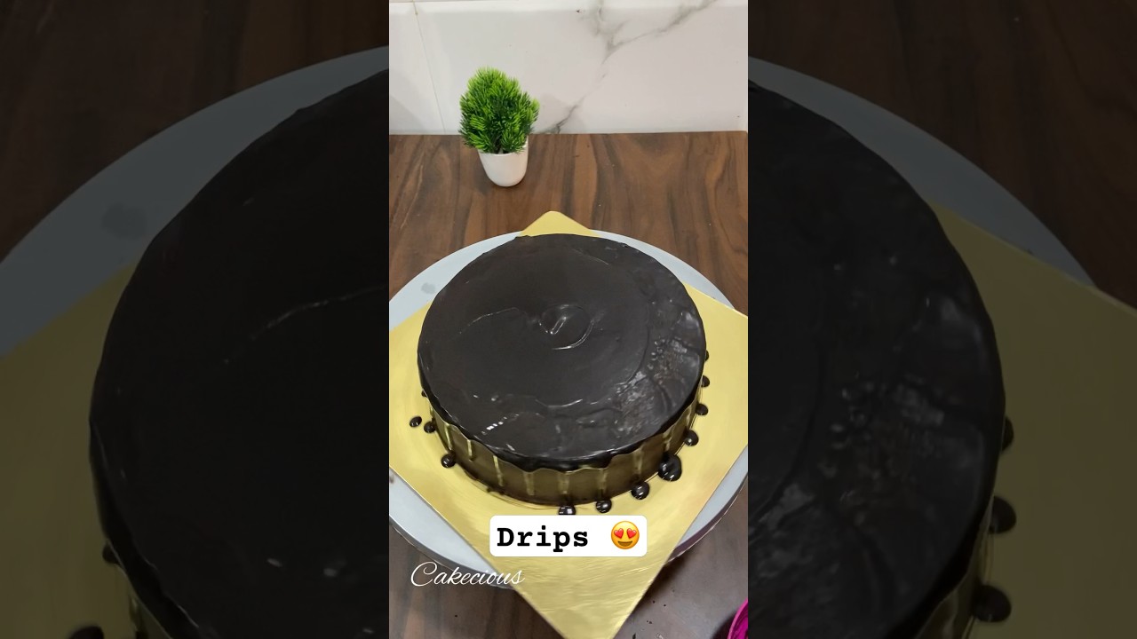 Cake drips 😍 #viral #cakedrips #video #youtubeshorts #cakedecorating #simpledesign #song #newsong