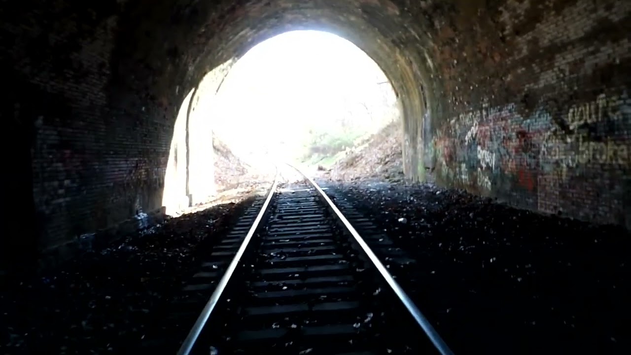 Исследование большого туннеля в Таннелтоне, штат Индиана, и импровизированная охота за привидениями