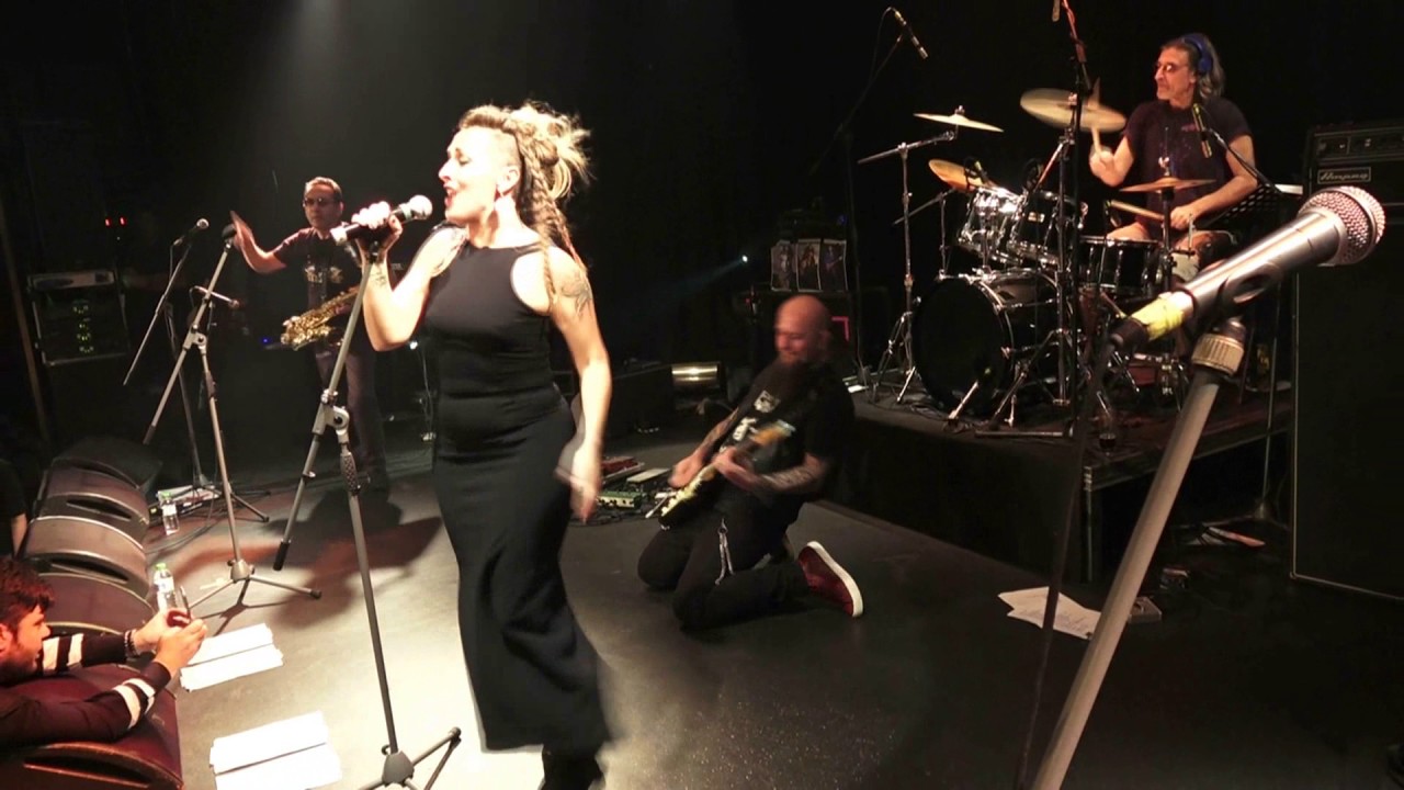 ΜΠΛΕ & ΘΕΟΔΟΣΙΑ ΤΣΑΤΣΟΥ 2017 live (Πιάνω Φωτιά)