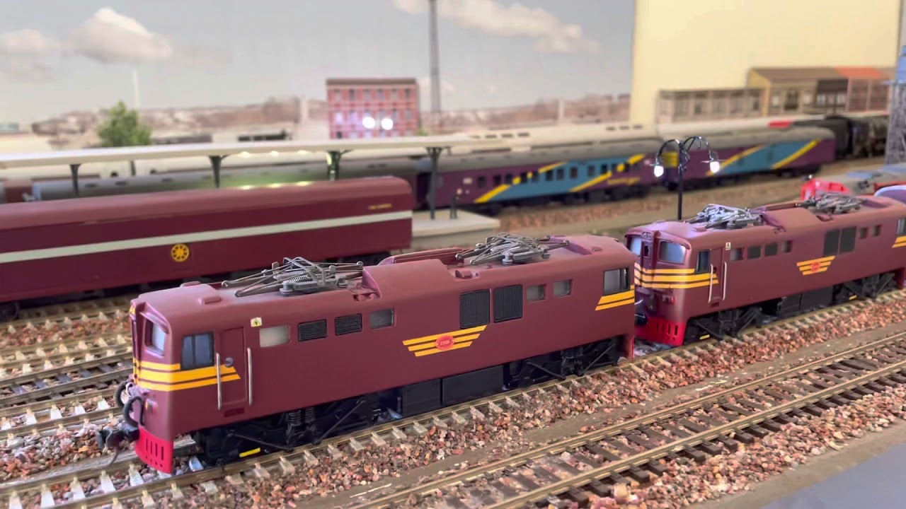 I run all my HO scale SAR trains