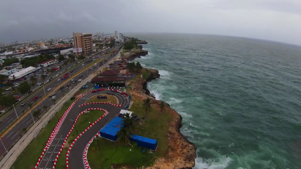 Drone Vista Aerea RD: FPV Acro sobre la Feria Ganadera y Metaldom | Malecón de Santo Domingo en 4K