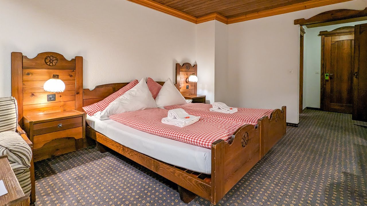 Hotel Gletscherblick Grindelwald - Double Room with Balcony and Mountain View [Room Tour 4K]
