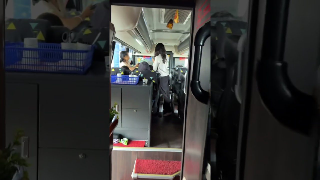BUS GUNUNG HARTA SUITES COMBI#bus #fypシ #busmania #gunungharta