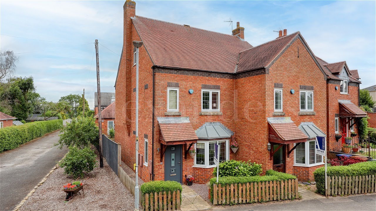 A fantastic three-storey, semi-detached house in the popular village of Stoke Golding.