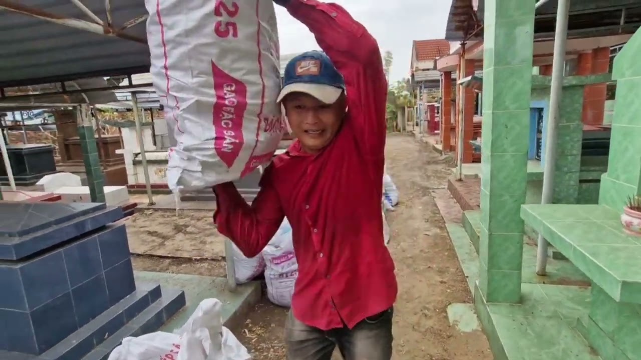 Khu mộ người Hoa ở Bình Đại làm cỏ sắp hoàng Thành